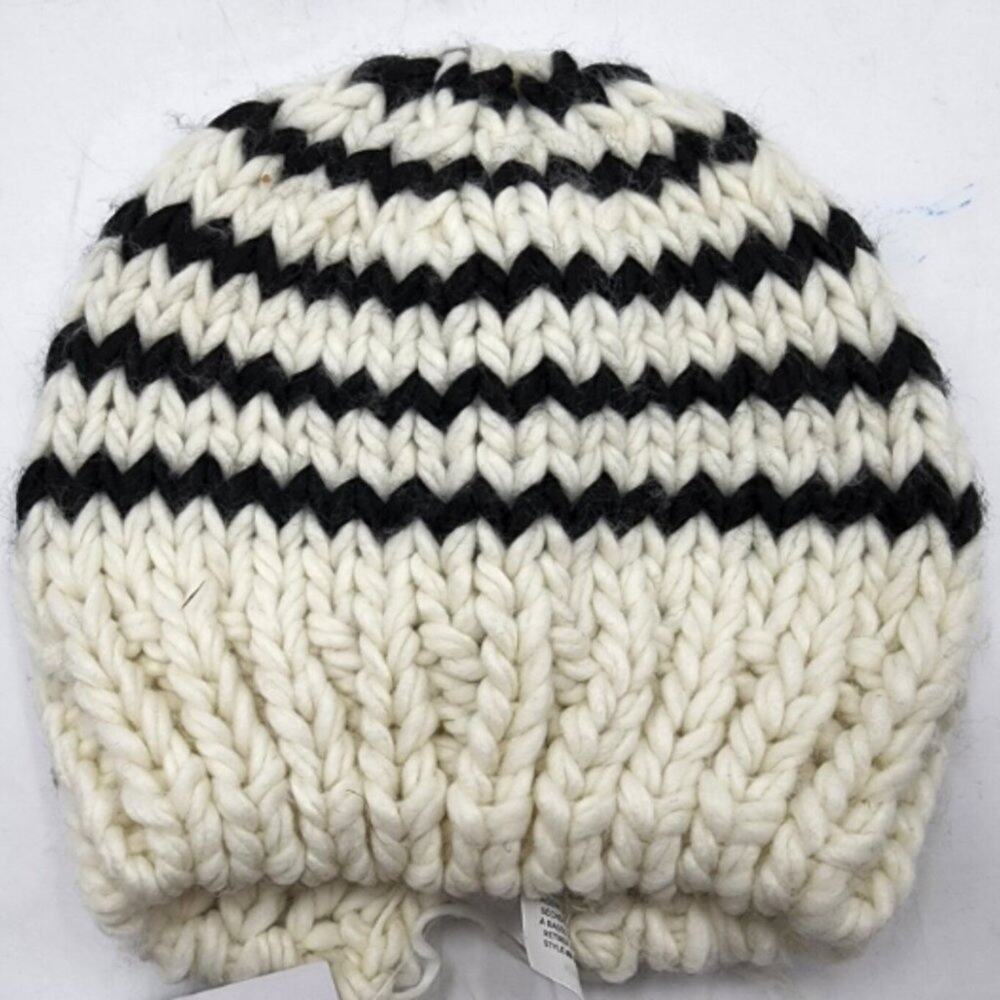 BP. NORDSTROM Women's Knit Chevron Beanie in Ivory Black One Size